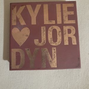 Kylie x Jordyn highlighter pallette